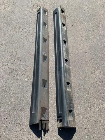 Накладка наружняя (молдинг) порога, правый DGP500521PCL LAND ROVER