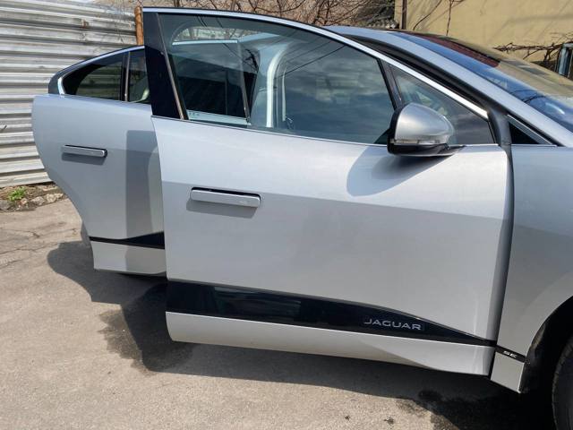 Пассажирская передняя дверь T4K1541 JAGUAR