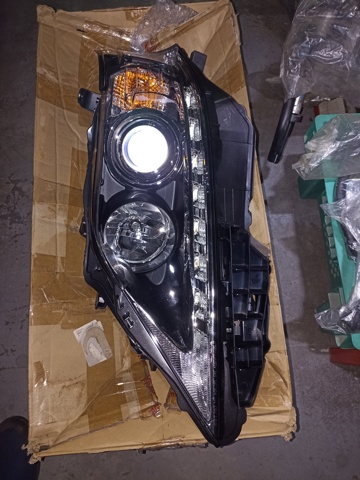 TOYOTA 811500E150 Фара левая в наличии Днепр