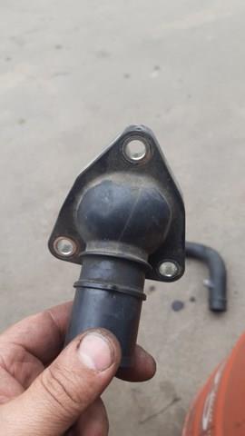 Крышка корпуса термостата R2AA15172 MAZDA