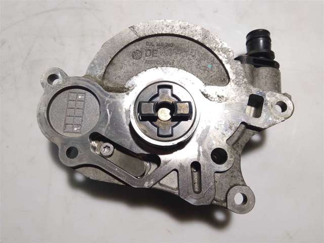 Вакуумный насос 03L100D VAG