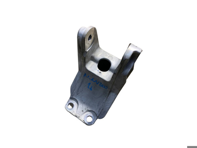Кронштейн подушки (опоры) двигателя, задней 113333NF0A NISSAN
