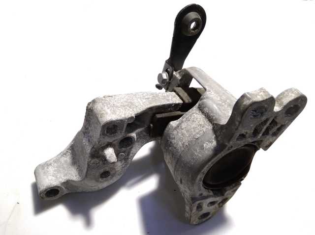 Правая подушка двигателя Renault Trafic III