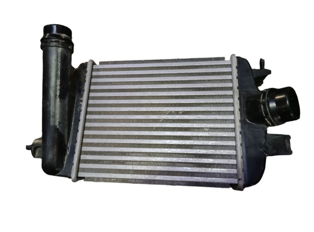 Радиатор интеркуллера 144961019R NISSAN