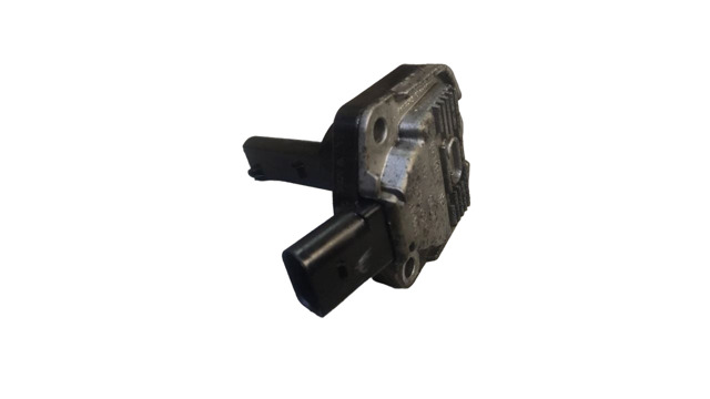 Датчик уровня масла двигателя Volkswagen Jetta 6