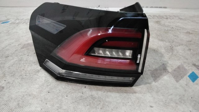 Задняя левая внешняя фара 2G7945095 VAG