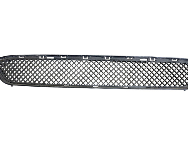 BMW 51117303752 Решетка бампера переднего центральная в наличии Харьков