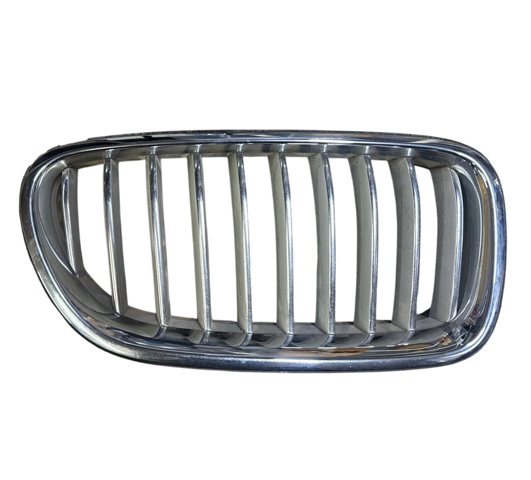 Решетка радиатора правая 51137336478 BMW