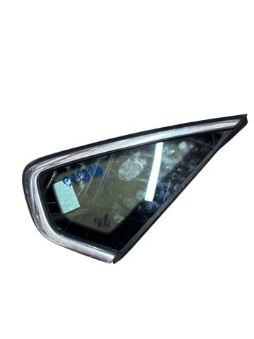Стекло багажного отсека, правое 561845298G VAG