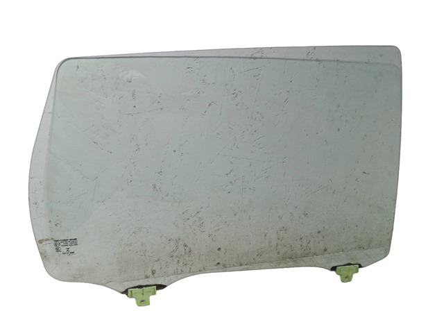 Форточка двери треугольник, задней, правой 5736A250 MITSUBISHI