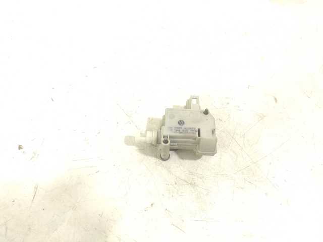 Замок открывания лючка бензобака 5K6810773A VAG