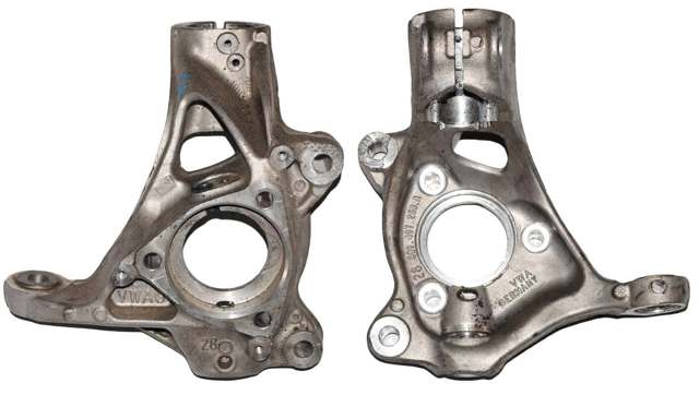 Цапфа поворотная правая 5Q0407258A VAG
