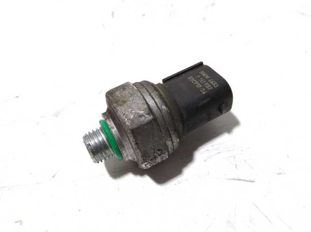 Датчик-клапан кондиционера BMW 5