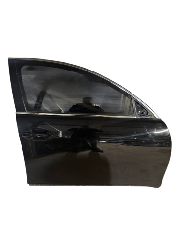Пассажирская передняя дверь 6700130850 TOYOTA