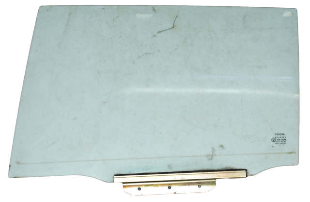 Стекло двери задней левой 6810405120 TOYOTA