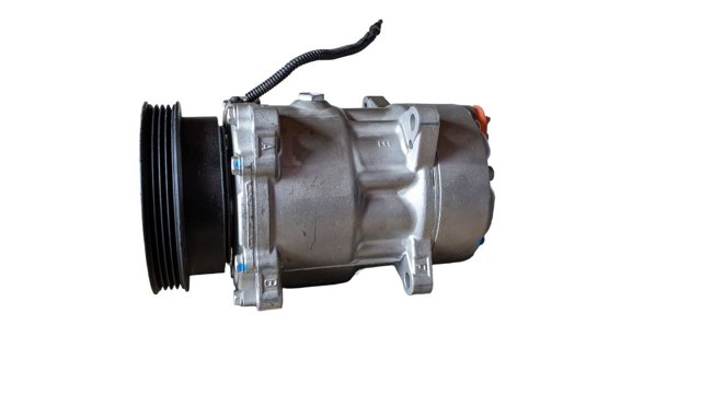 Компрессор климатической установки Renault Megane SCENIC