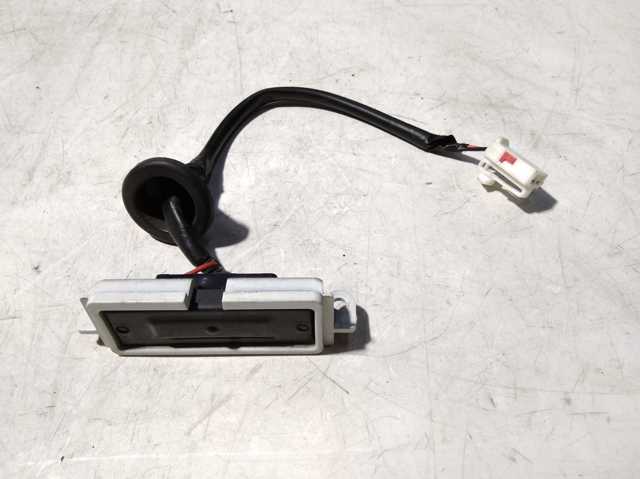 Кнопка привода замка третей/пятой двери 812601R000 HYUNDAI