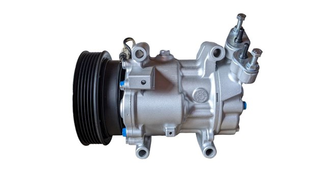 Компрессор кондиционера 8200315744 RENAULT