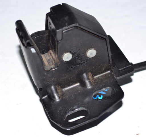 Замок двери задней правой распашной нижний 8200497822 RENAULT