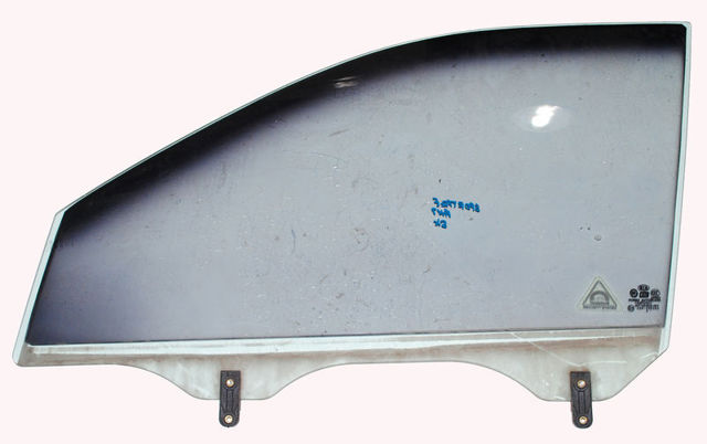 Стекло водительской двери 824101F020 HYUNDAI