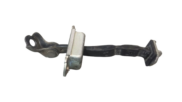 Ограничитель открывания задней двери 82430EB00A NISSAN