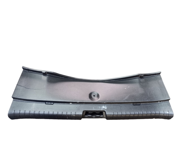 Накладка задней панели багажника 85770B2000EQ HYUNDAI