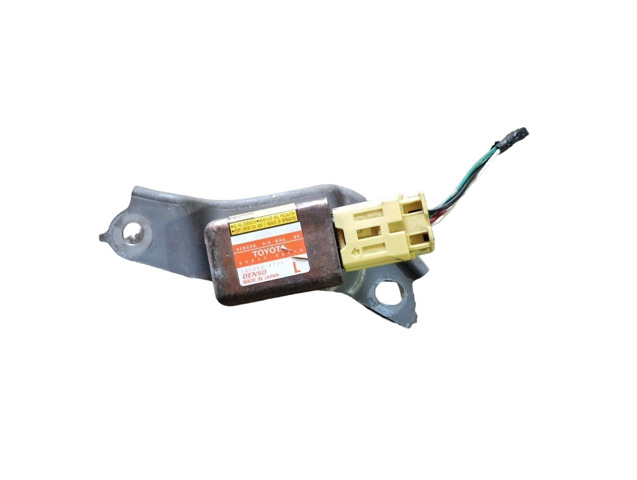 Датчик Айрбег передний 8983448010 TOYOTA