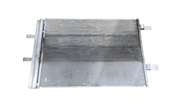 Конденсер 921006UM0A NISSAN