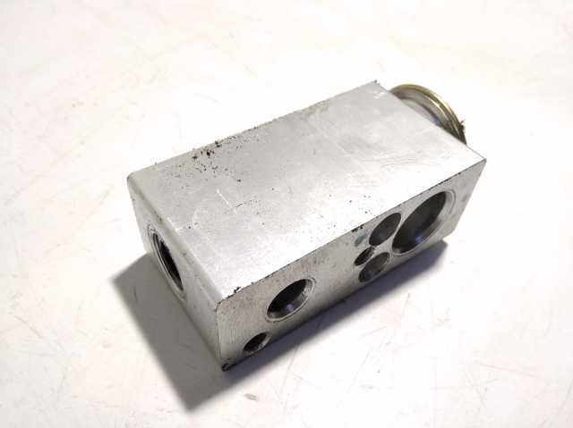 Клапан расширительный 922700511R RENAULT