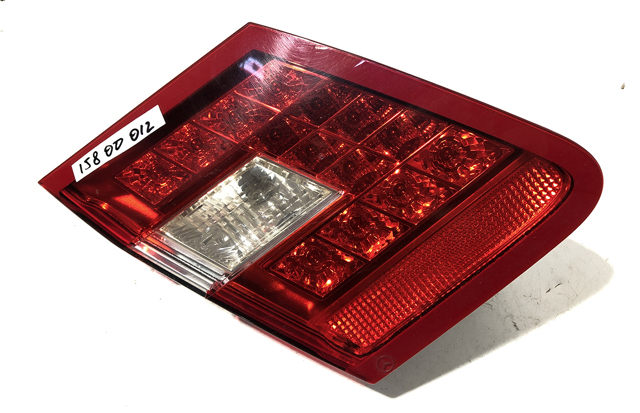 Задняя левая внутренняя фара A2128200764 MERCEDES