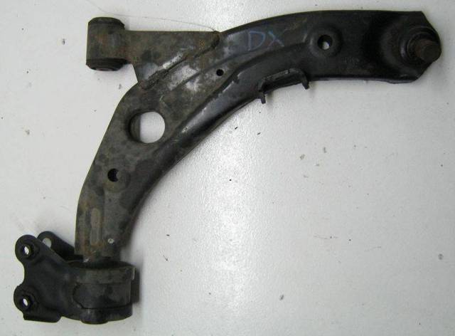 Рычаг передней подвески нижний, правый EG2134300D MAZDA