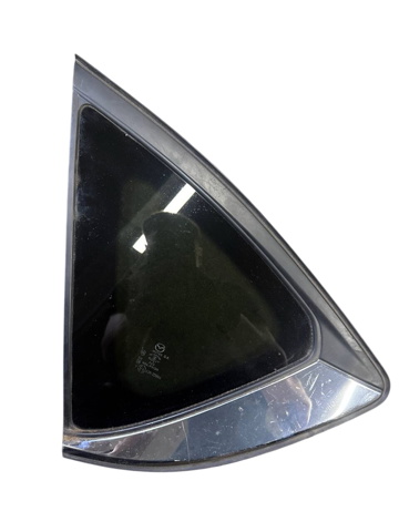 Стекло багажного отсека, левое KB7W63950A9D MAZDA