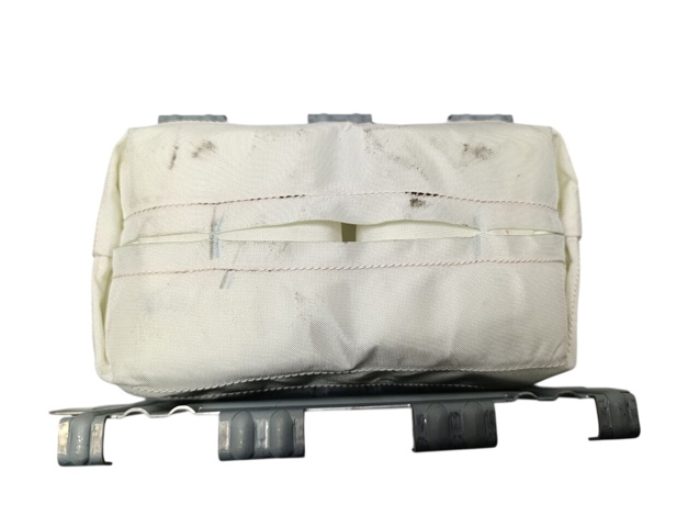 Подушка безопасности (AIRBAG) пассажирская KB8H57K50D MAZDA
