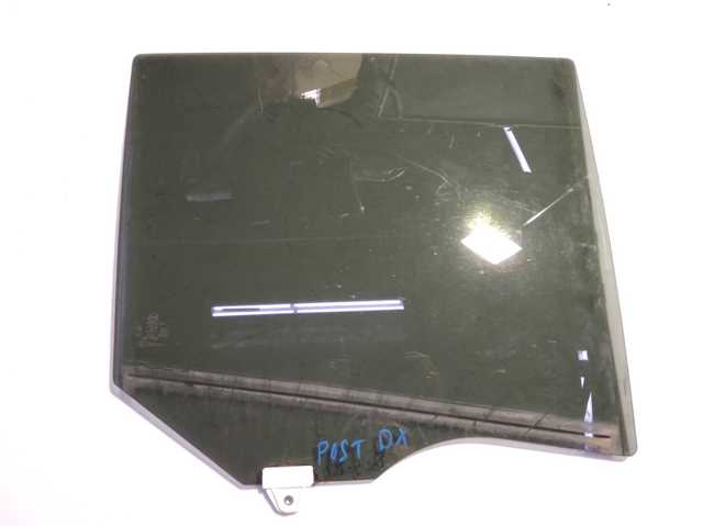 Стекло задней двери, правой KD4772510 MAZDA