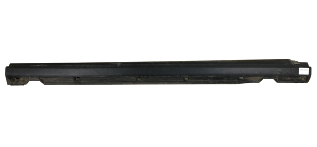 Накладка наружняя (молдинг) порога, правый LR027282 LAND ROVER