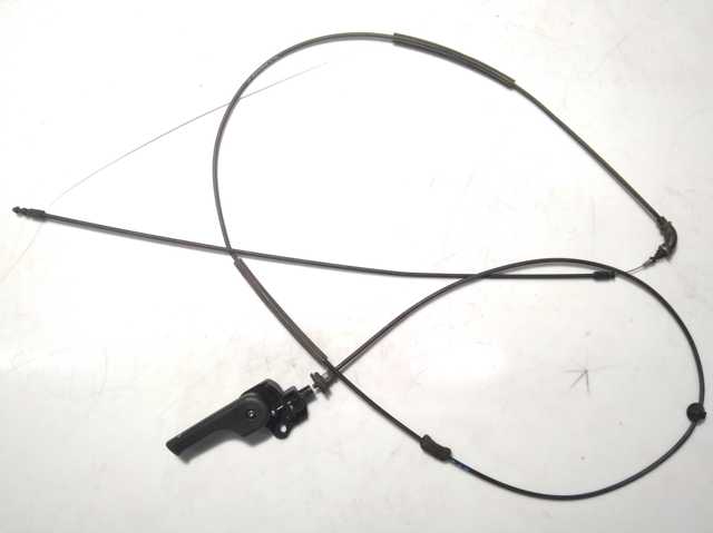 Трос открытия капота LR051451 LAND ROVER