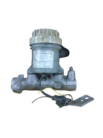 Цилиндр главный тормоза (гидротормозов) Митсубиси Спейс-Вагон 2