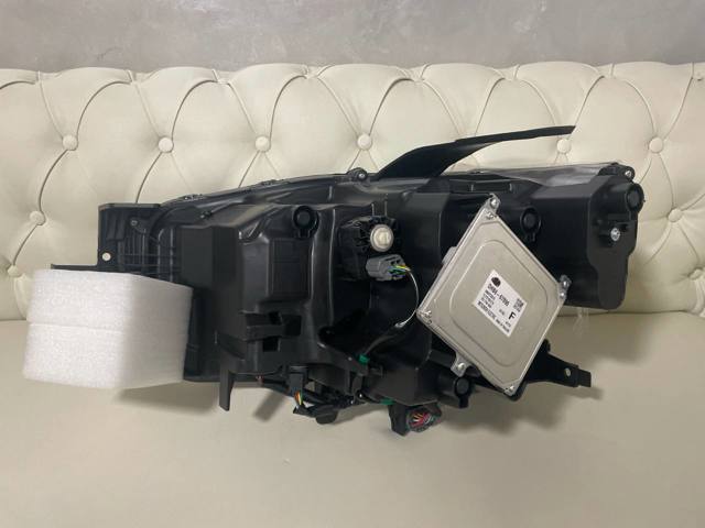 MAZDA DFR751030E Правая фара в наличии Николаев