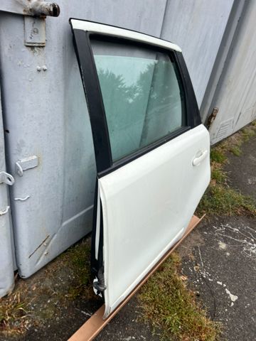 NISSAN H21019U0M0 Дверь задняя левая в наличии Черновцы