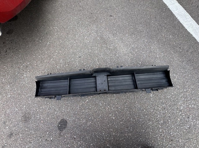 51749465186 BMW Жалюзи радиатора охлаждения купить в Запорожье