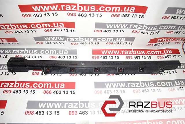 Накладка наружняя (молдинг) порога, правый 3G0853858 VAG