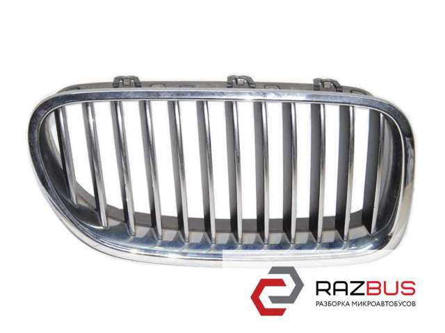 Решетка радиатора правая 51137200728 BMW