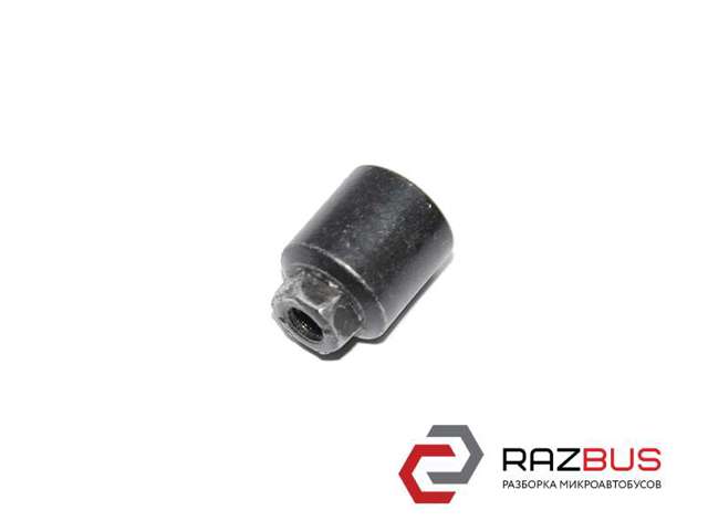 Гайка крепления форсунки SHY113148A MAZDA