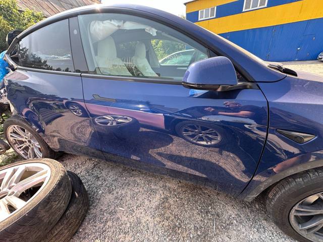 Пассажирская передняя дверь 1501462E0A Tesla Model