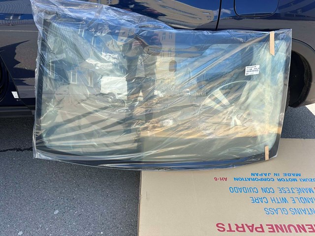 SUZUKI 8451065J035PK Стекло лобовое  в наличии Сумы