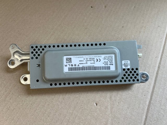 Радиоприемник 107974900D TESLA