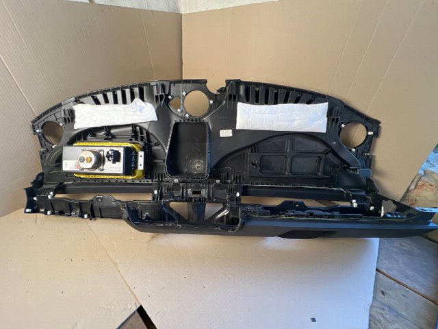 Передняя панель 108340105J TESLA