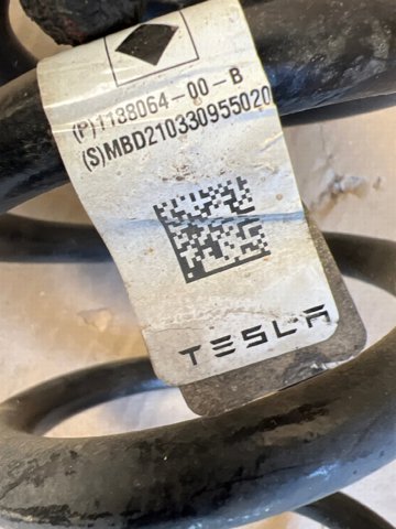 TESLA 118806400B Передняя пружина в наличии Черновцы