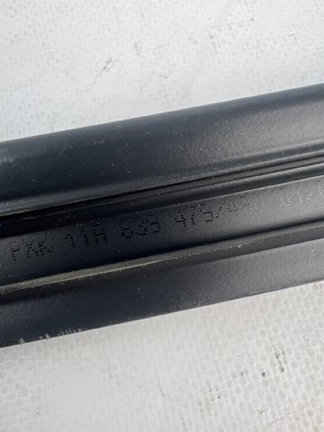 VAG 11A839479 Уплотнитель стекла двери задней левой внутренний (планка) в наличии Ровно