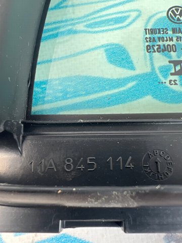Стекло треугольное двери передней правой 11A845114B5AP VAG